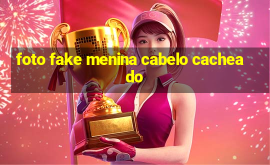 foto fake menina cabelo cacheado